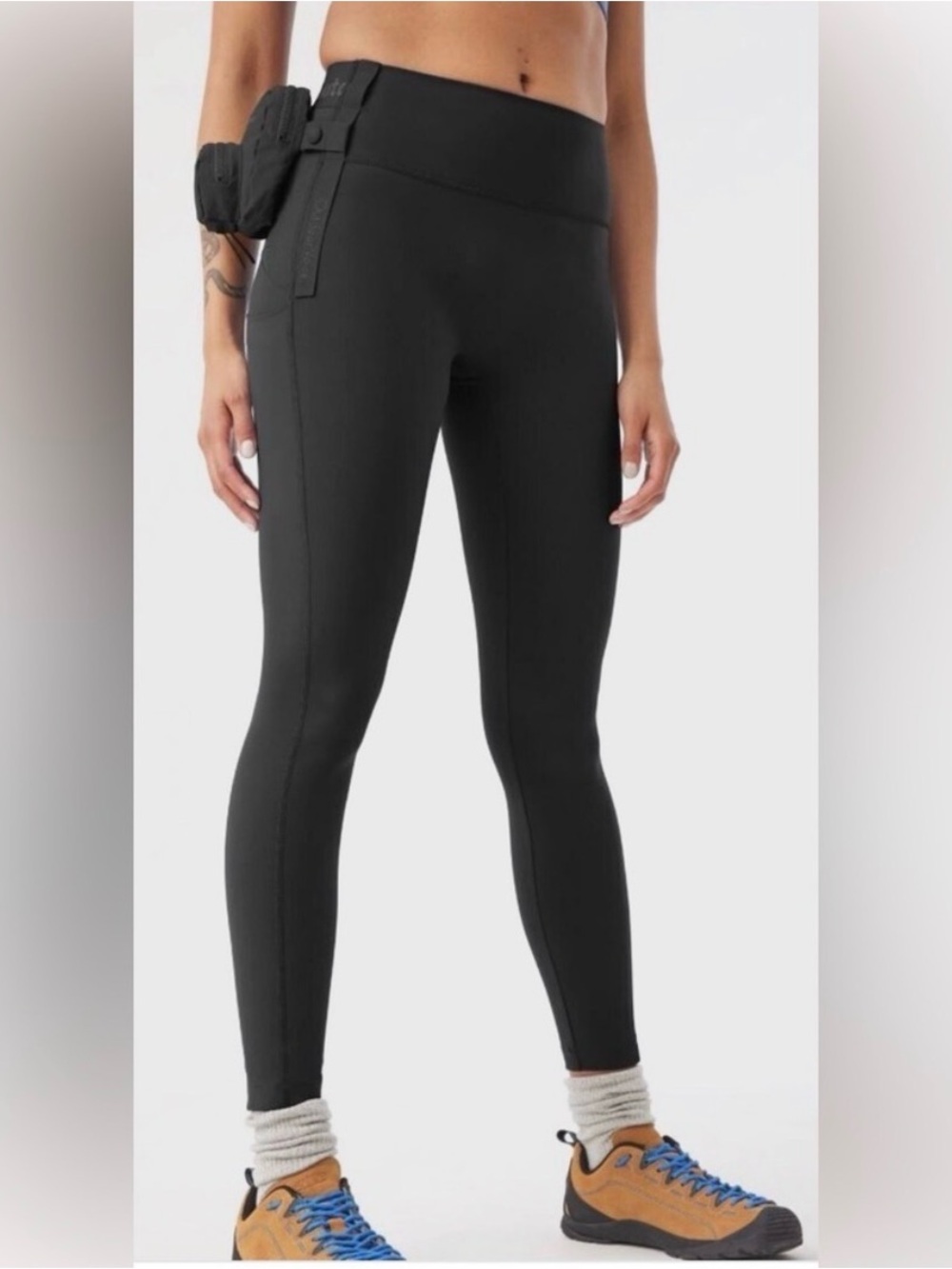 Outdoor Voices Black Hiking Leggings - Size M